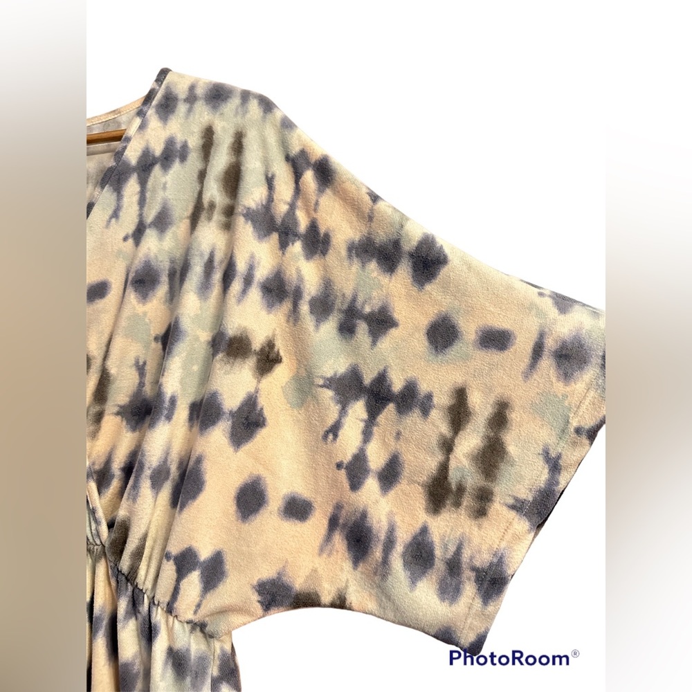 Entro Blue and Cream Tie-Dye Top - Picture 4 of 5